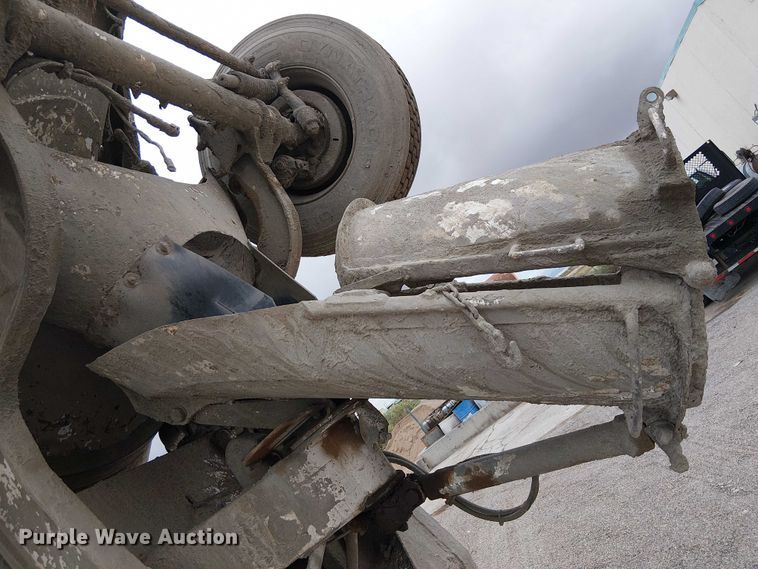 image for item EC1186 1997 Peterbilt 357 ready mix truck