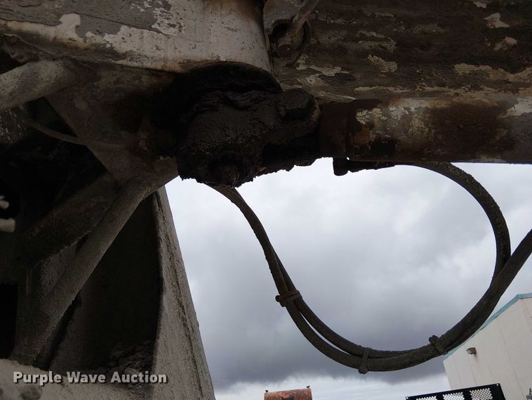 image for item EC1186 1997 Peterbilt 357 ready mix truck