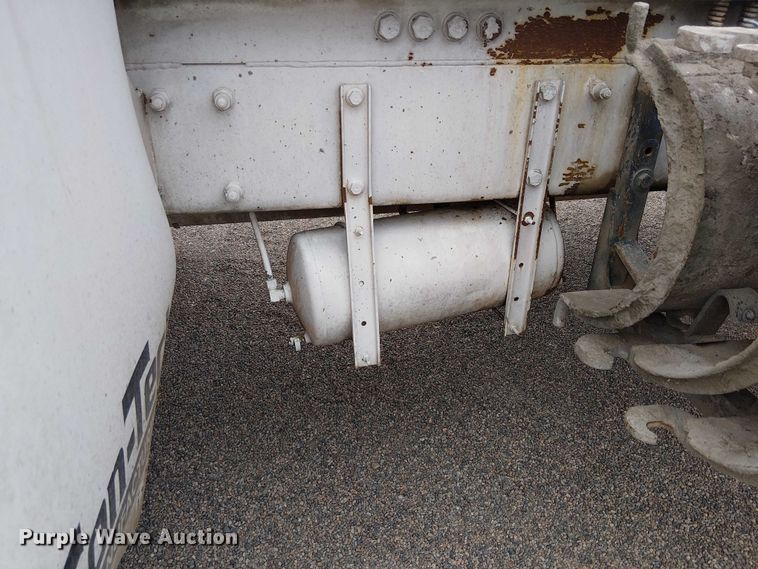 image for item EC1186 1997 Peterbilt 357 ready mix truck