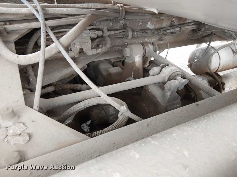 image for item EC1186 1997 Peterbilt 357 ready mix truck