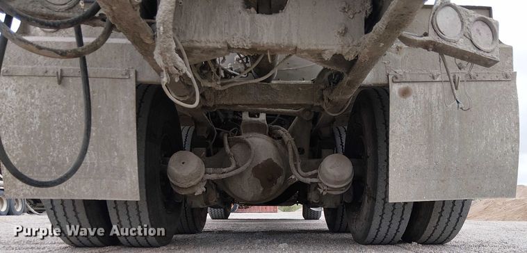 image for item EC1186 1997 Peterbilt 357 ready mix truck