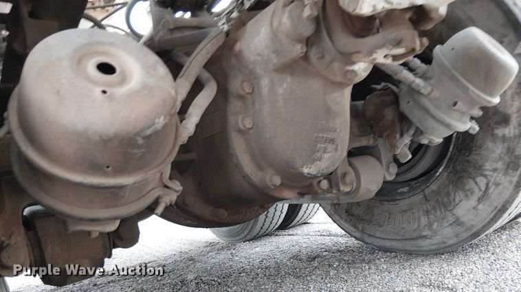 image for item EC1186 1997 Peterbilt 357 ready mix truck