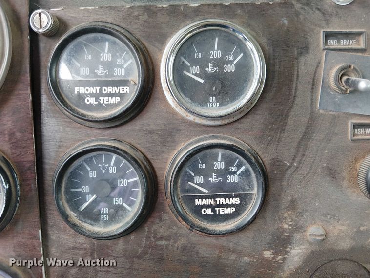 image for item EC1186 1997 Peterbilt 357 ready mix truck