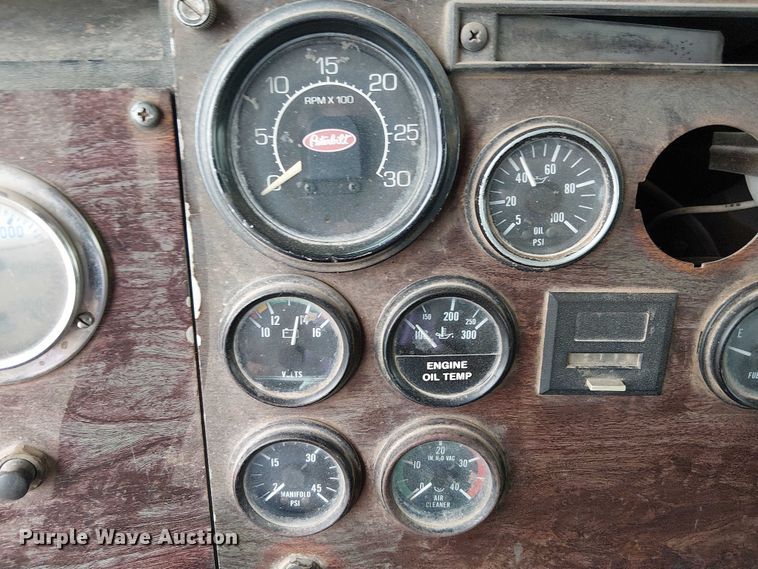 image for item EC1186 1997 Peterbilt 357 ready mix truck