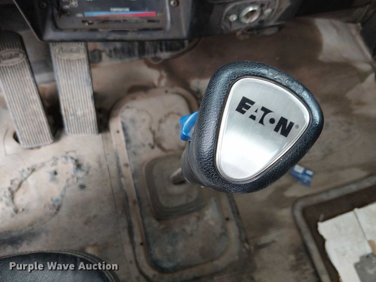 image for item EC1186 1997 Peterbilt 357 ready mix truck