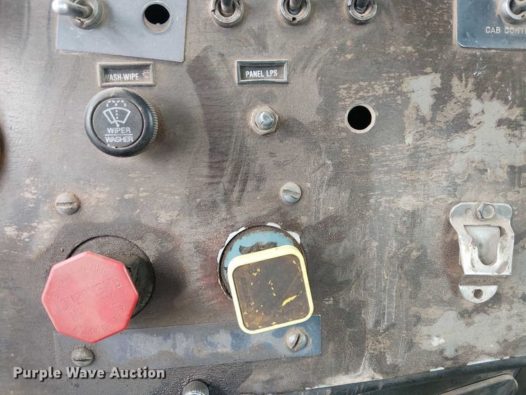 image for item EC1186 1997 Peterbilt 357 ready mix truck