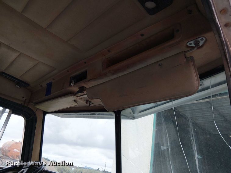 image for item EC1186 1997 Peterbilt 357 ready mix truck