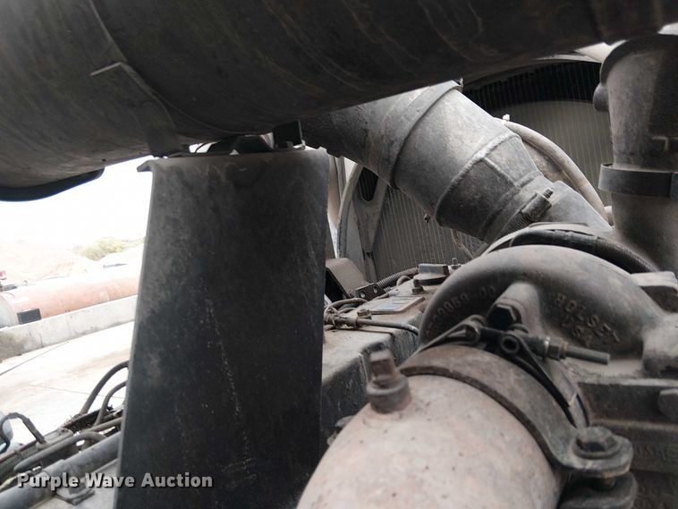 image for item EC1186 1997 Peterbilt 357 ready mix truck