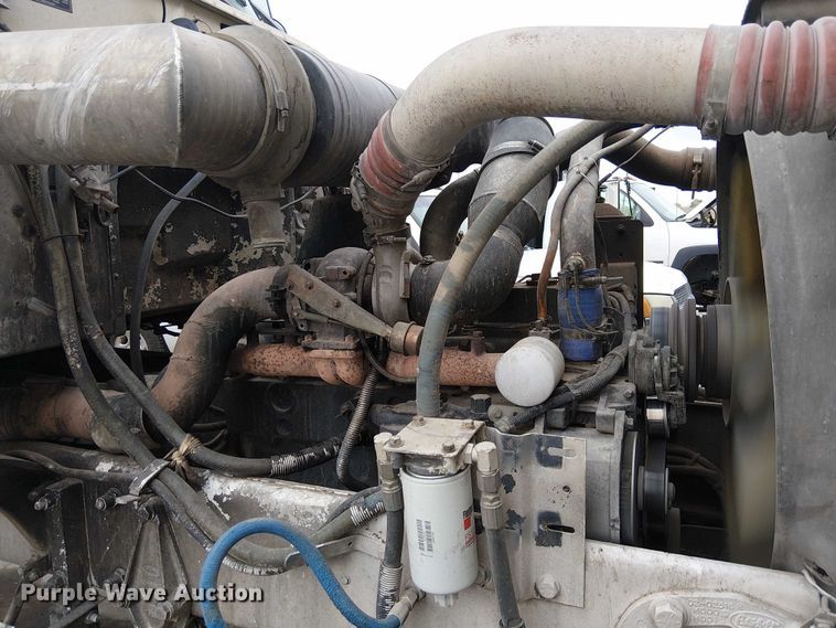 image for item EC1186 1997 Peterbilt 357 ready mix truck