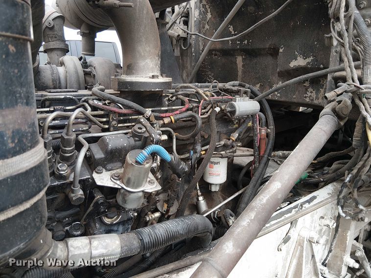 image for item EC1186 1997 Peterbilt 357 ready mix truck