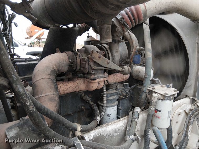 image for item EC1186 1997 Peterbilt 357 ready mix truck