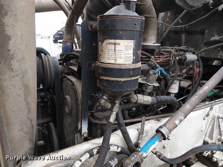 image for item EC1186 1997 Peterbilt 357 ready mix truck