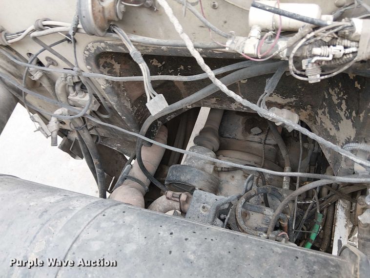 image for item EC1186 1997 Peterbilt 357 ready mix truck