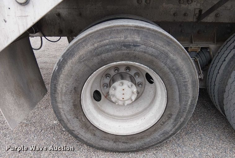 image for item EC1186 1997 Peterbilt 357 ready mix truck