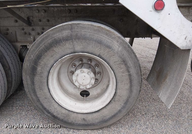 image for item EC1186 1997 Peterbilt 357 ready mix truck