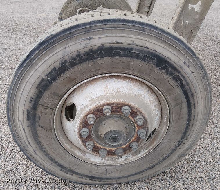 image for item EC1186 1997 Peterbilt 357 ready mix truck