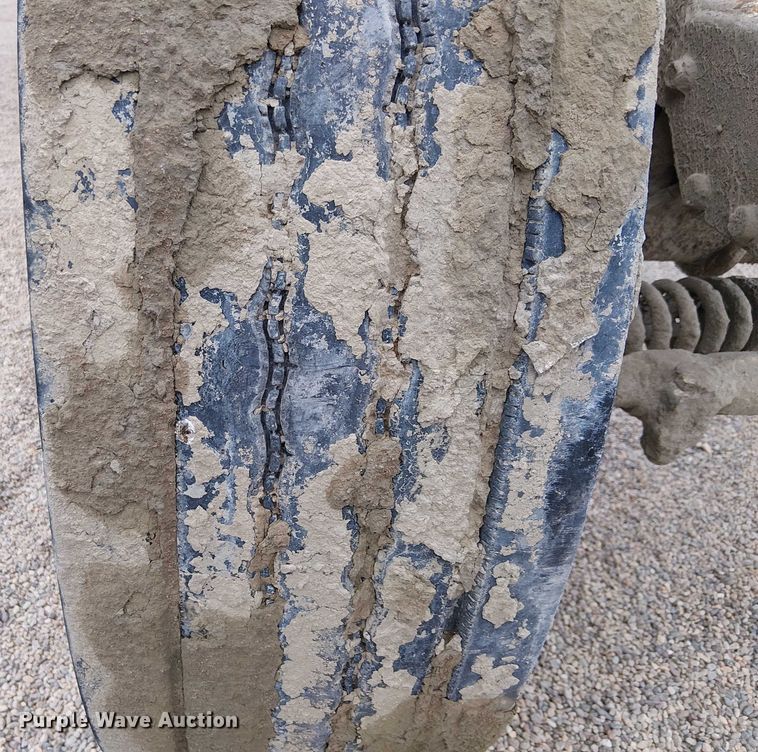 image for item EC1186 1997 Peterbilt 357 ready mix truck