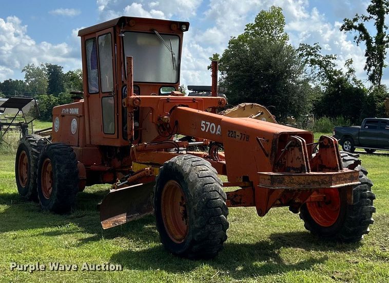 MOTOCONFORMADORA JOHN DEERE 570A 1983