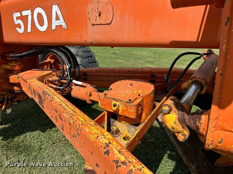 image for item EC1403 1983 John Deere 570A motor grader