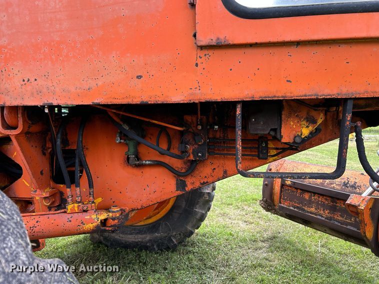 image for item EC1403 1983 John Deere 570A motor grader