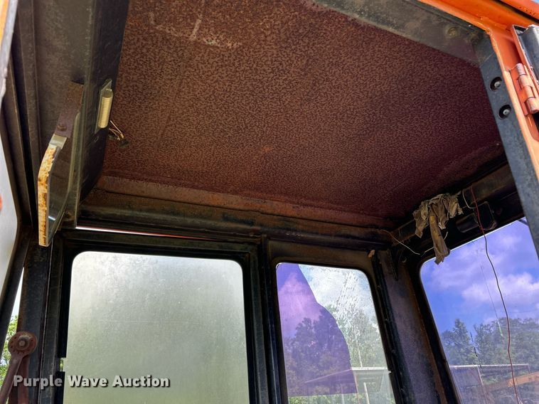 image for item EC1403 1983 John Deere 570A motor grader