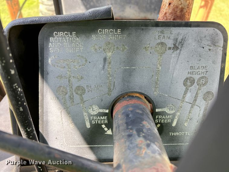 image for item EC1403 1983 John Deere 570A motor grader