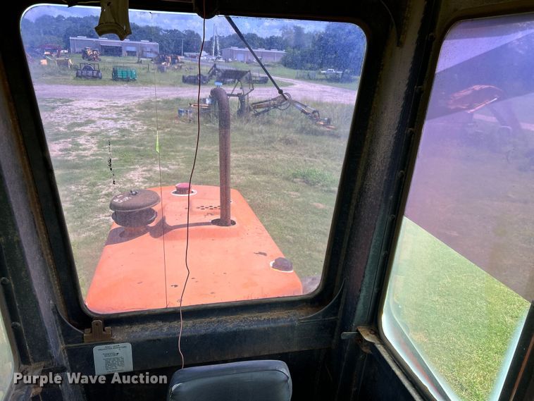 image for item EC1403 1983 John Deere 570A motor grader