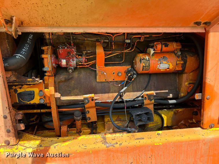 image for item EC1403 1983 John Deere 570A motor grader