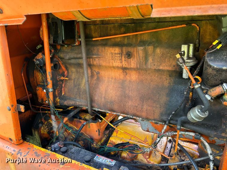 image for item EC1403 1983 John Deere 570A motor grader