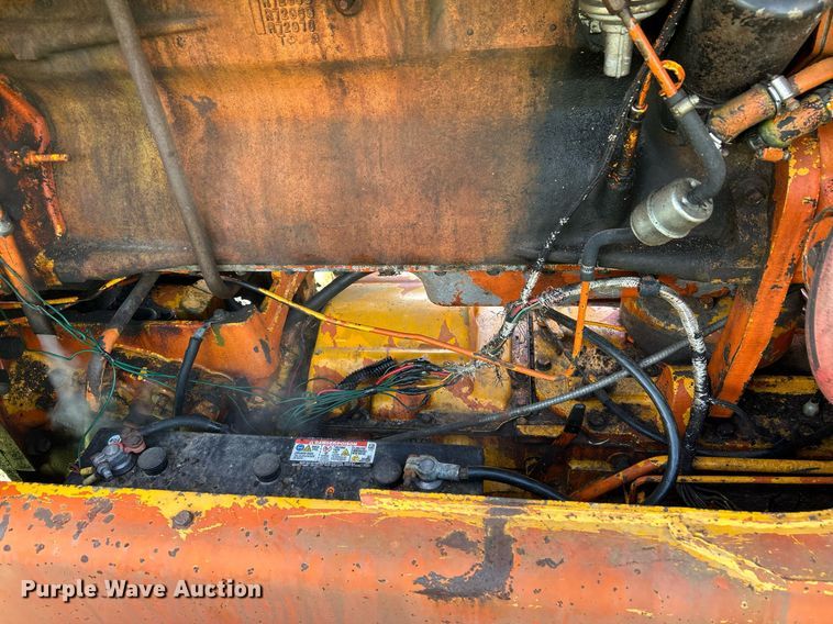 image for item EC1403 1983 John Deere 570A motor grader