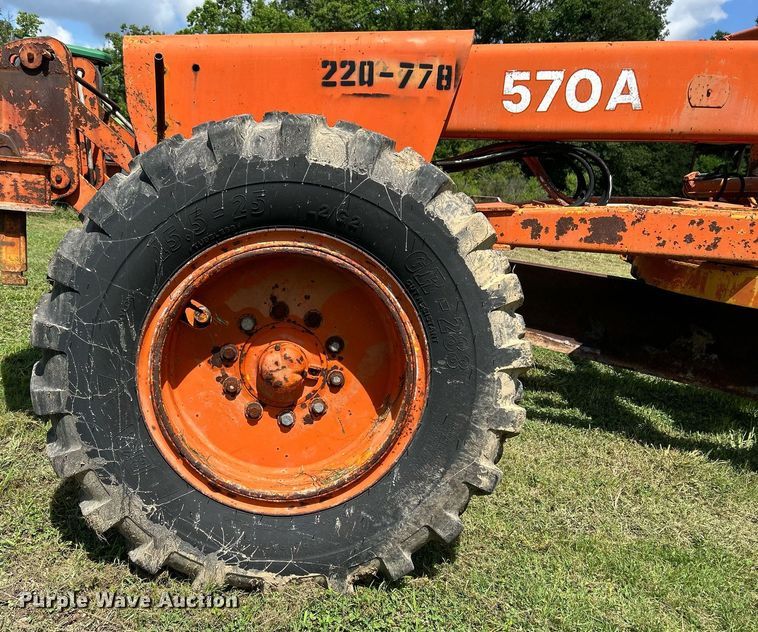 image for item EC1403 1983 John Deere 570A motor grader