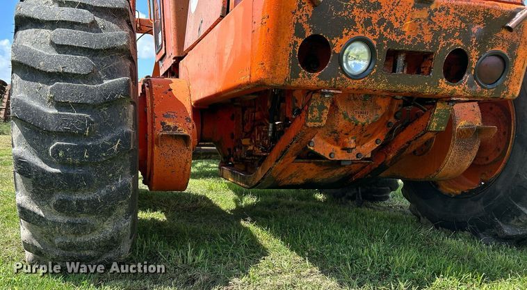 image for item EC1403 1983 John Deere 570A motor grader