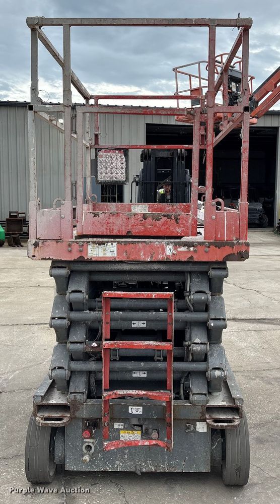 image for item EC3773 2017 SkyJack SJIII 4740 scissor lift