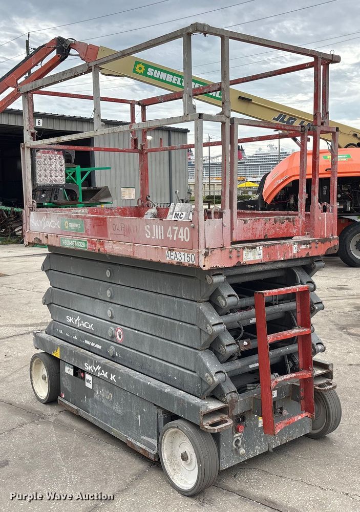 image for item EC3773 2017 SkyJack SJIII 4740 scissor lift