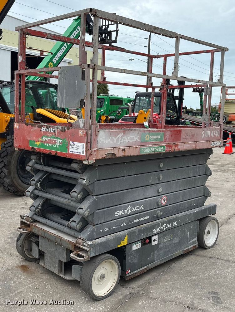 image for item EC3773 2017 SkyJack SJIII 4740 scissor lift