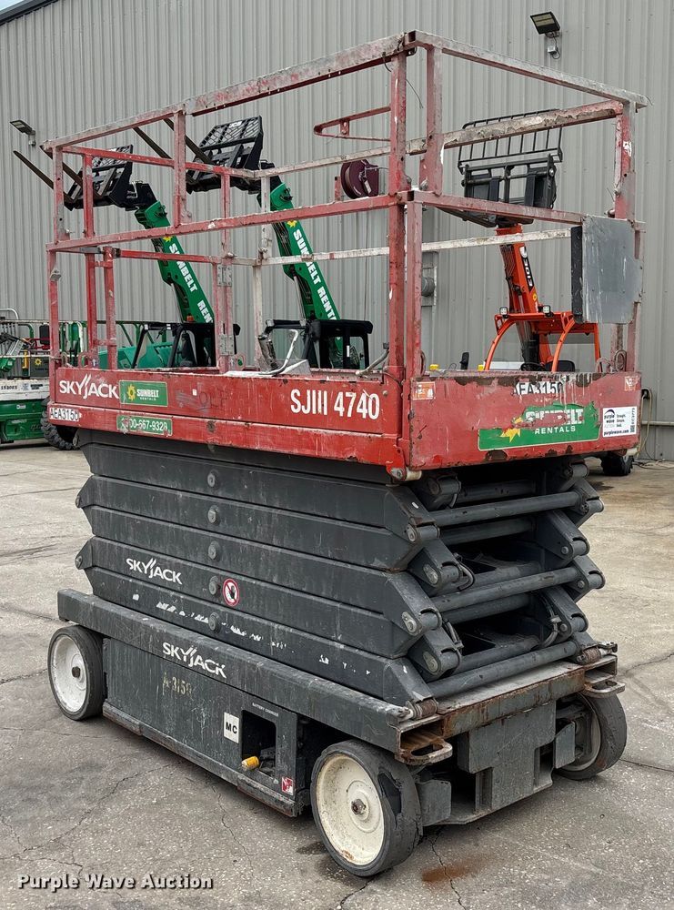image for item EC3773 2017 SkyJack SJIII 4740 scissor lift