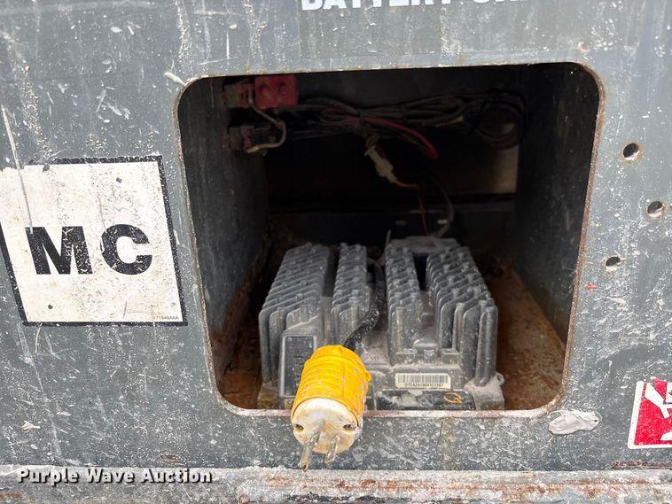 image for item EC3773 2017 SkyJack SJIII 4740 scissor lift