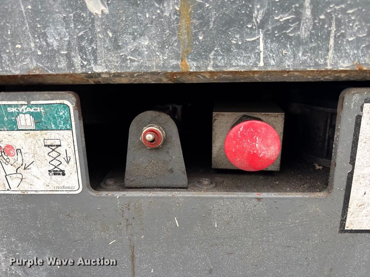 image for item EC3773 2017 SkyJack SJIII 4740 scissor lift