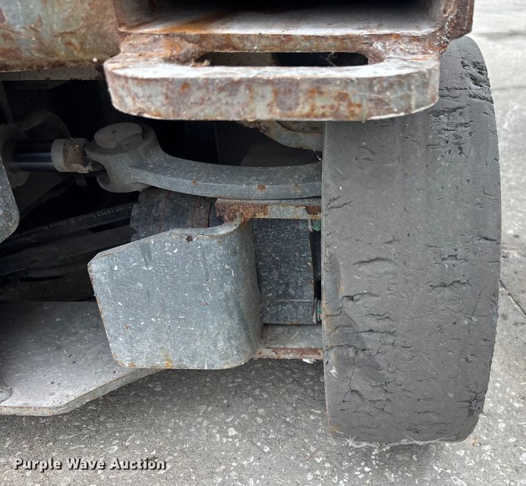 image for item EC3773 2017 SkyJack SJIII 4740 scissor lift