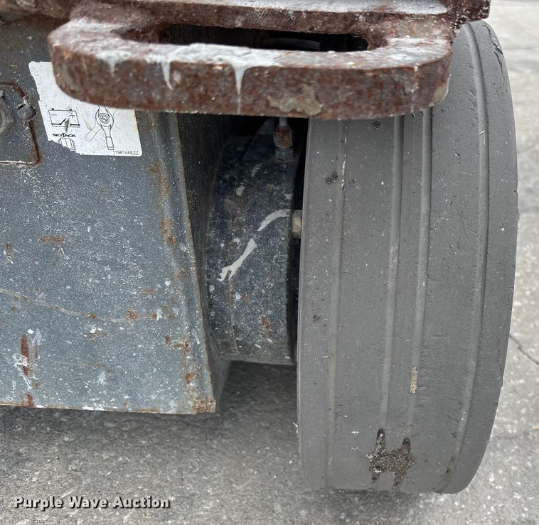 image for item EC3773 2017 SkyJack SJIII 4740 scissor lift