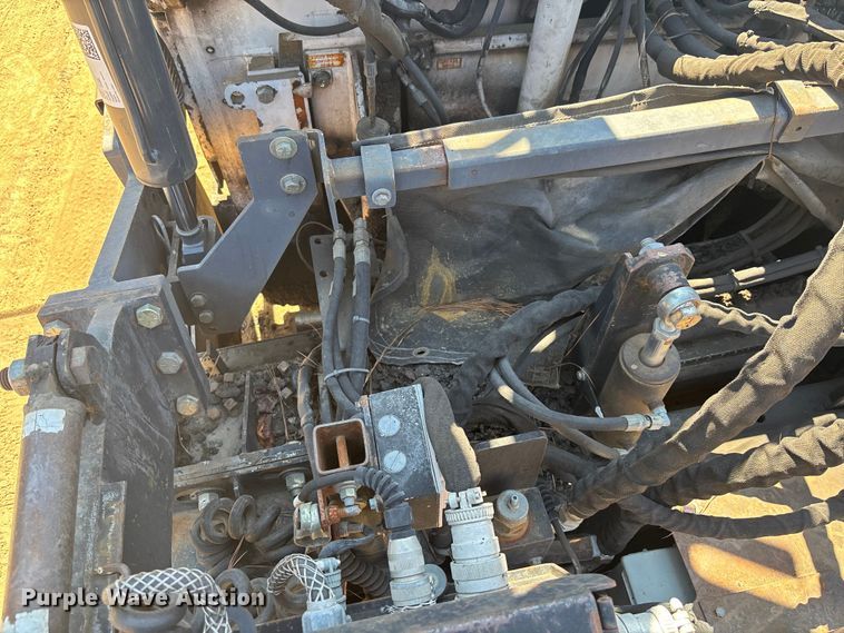 image for item EC3780 2011 Roadtec RP-190 paver