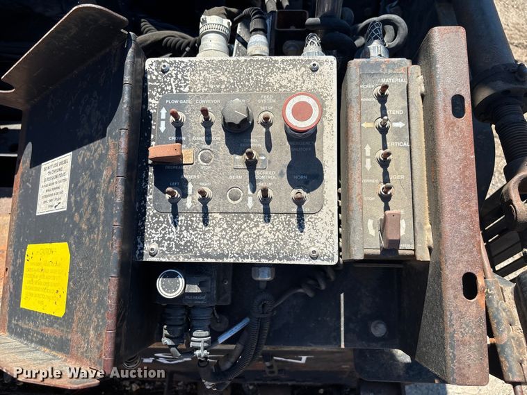 image for item EC3780 2011 Roadtec RP-190 paver