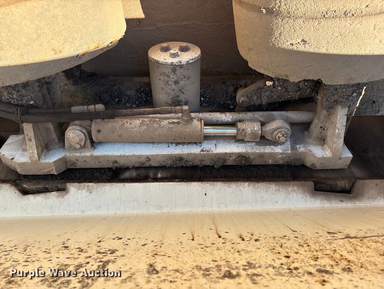 image for item EC3780 2011 Roadtec RP-190 paver