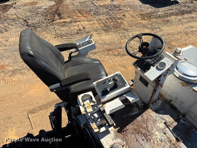 image for item EC3780 2011 Roadtec RP-190 paver