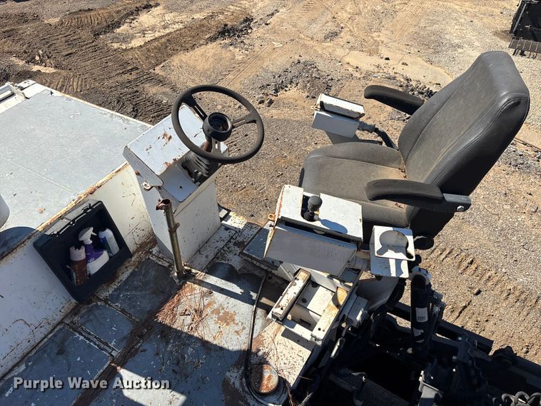 image for item EC3780 2011 Roadtec RP-190 paver