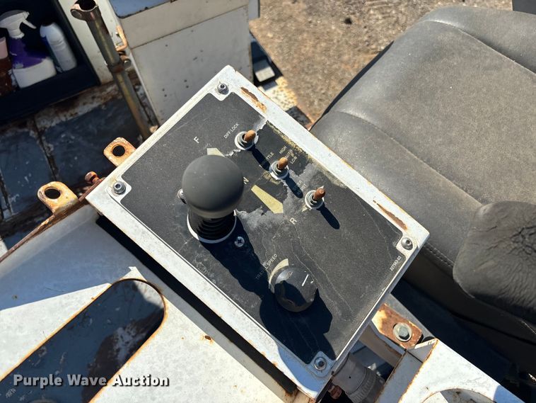 image for item EC3780 2011 Roadtec RP-190 paver