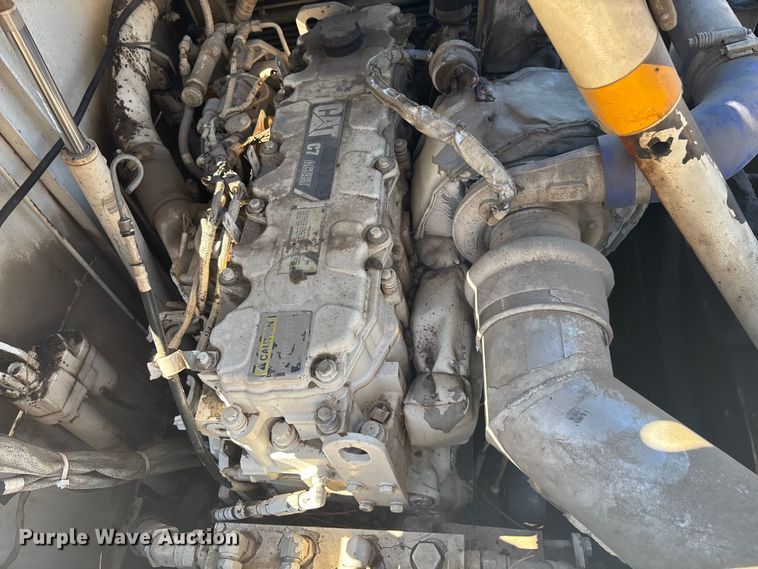 image for item EC3780 2011 Roadtec RP-190 paver