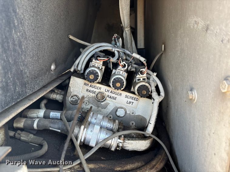 image for item EC3780 2011 Roadtec RP-190 paver