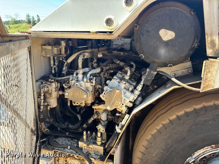 image for item EC3780 2011 Roadtec RP-190 paver