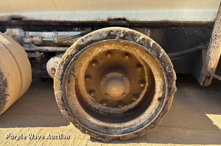 image for item EC3780 2011 Roadtec RP-190 paver